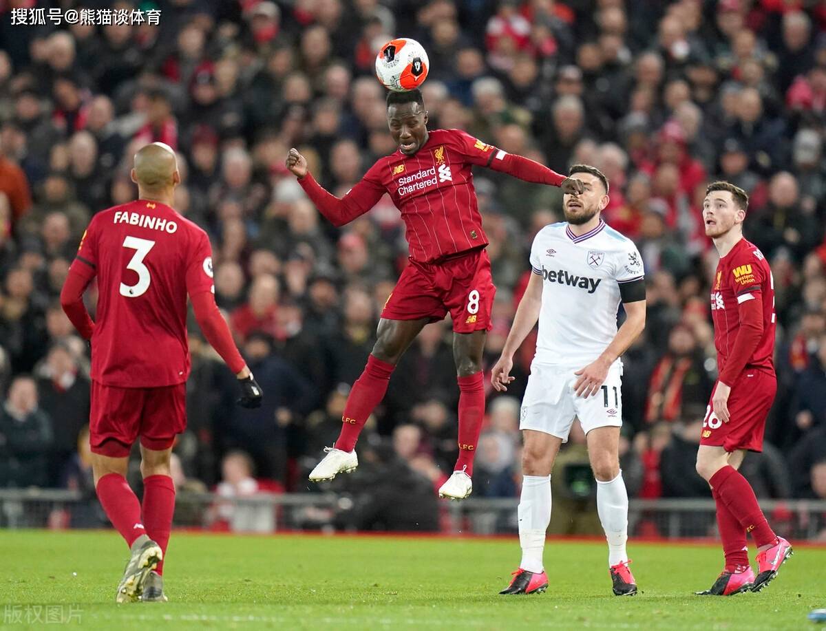 包含圣保罗训练开放日;窗口期外线爆发引观众欢呼;足总杯在即;训练强度显著提升的词条 包含圣保罗训练开放日;窗口期外线爆发引观众欢呼;足总杯在即;训练强度显著提升的词条