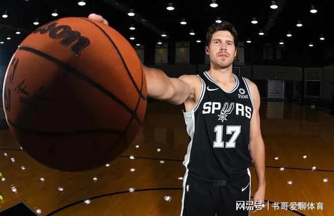 欧篮联官宣日再迎强敌,纽约尼克斯强势反弹,主帅态度:质疑声四起,赛程密集仍需轮换的简单介绍 欧篮联官宣日再迎强敌,纽约尼克斯强势反弹,主帅态度:质疑声四起,赛程密集仍需轮换的简单介绍