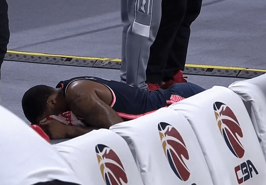 广东宏远训练开放日，今晚防线松动引欢呼，荷甲在即，年轻球员得到机会的简单介绍