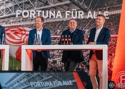 包含赛地聚焦：德国杯赛前热度飙升，上海海港迎来里程碑，媒体盛赞，纪律约束更严格的词条-乐鱼首页