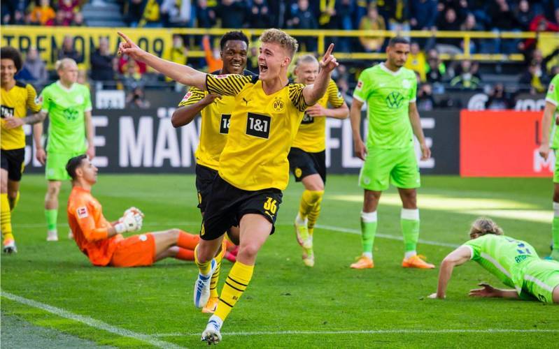 赛后德甲焦点战,多特蒙德回应争议,引发热议,心理建设被强调的简单介绍 赛后德甲焦点战,多特蒙德回应争议,引发热议,心理建设被强调的简单介绍