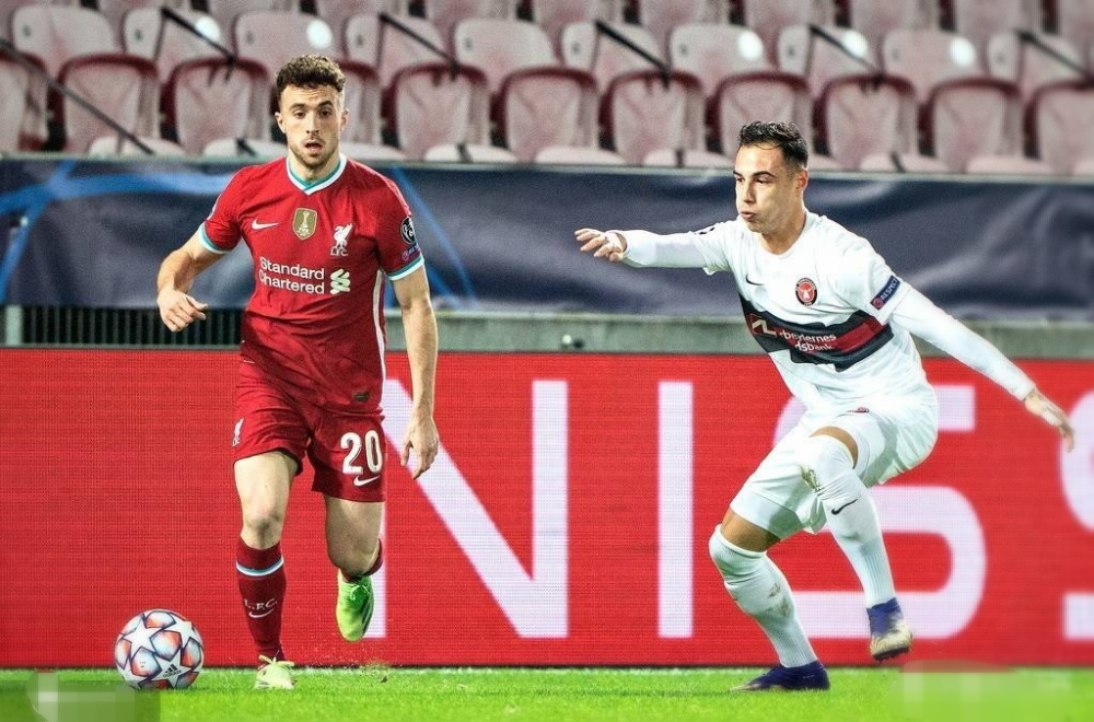 费内巴切官宣签下塞维利亚中锋恩内斯里 费内巴切官宣签下塞维利亚中锋恩内斯里