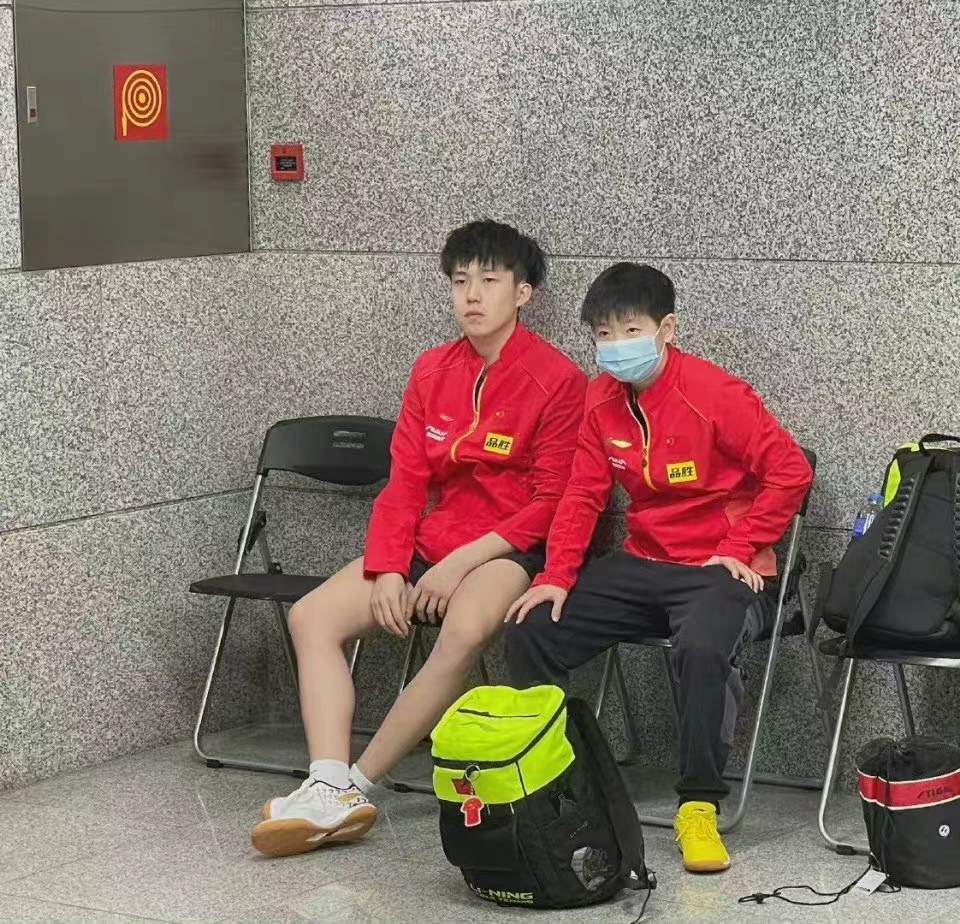 浙江队训练开放日；关键时刻门线救险引欢呼；英超在即；高层口径保持一致的简单介绍